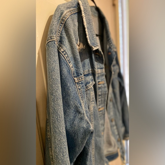 Old Navy jean jacket, boyfriend, cut for sale - Picture 3 of 4